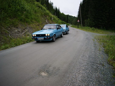 Capri mit Wohnwagen. <br>
Capri with trailer